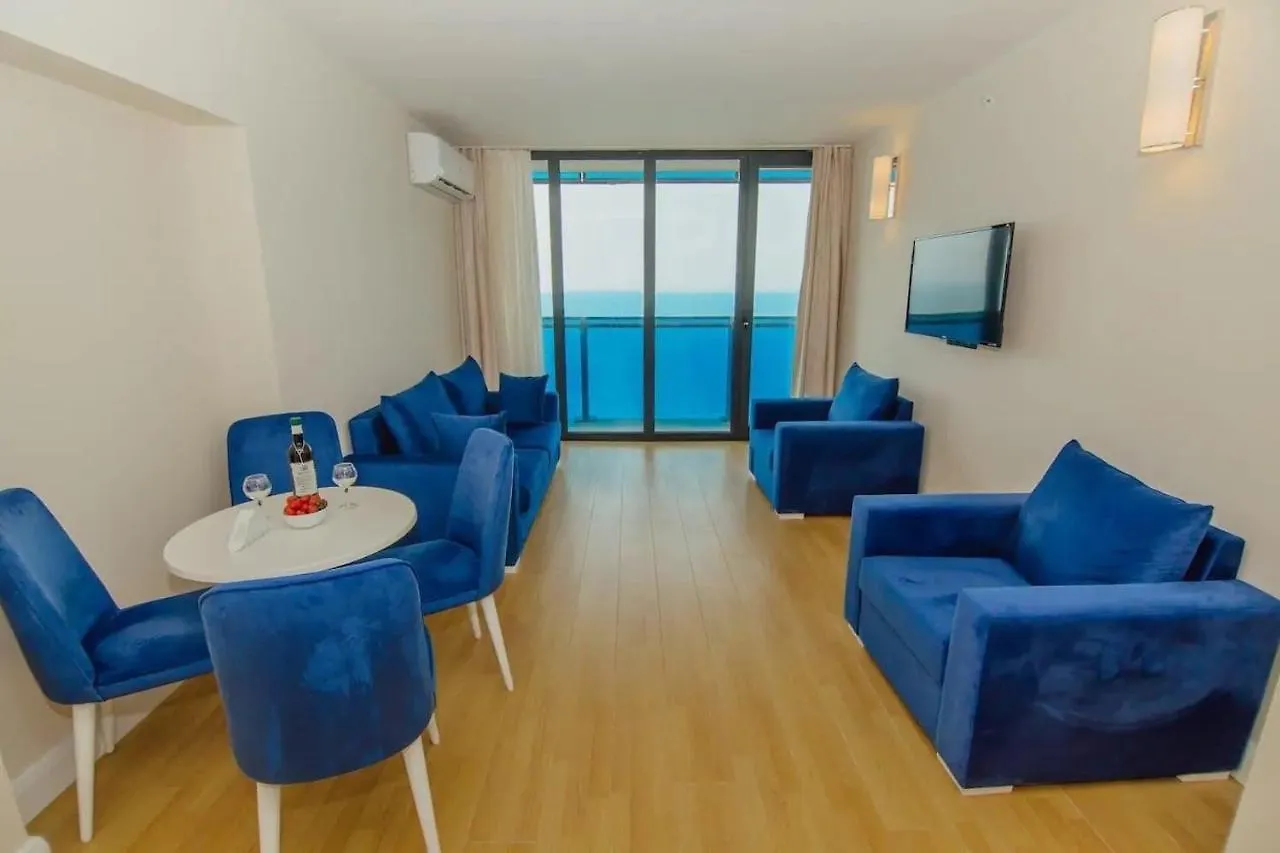 Orbi City Aparthotel Μπατούμι 5*,